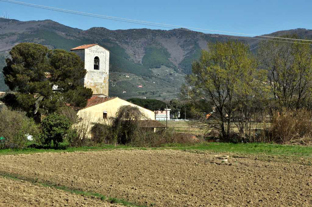 La Pieve di Santa Giulia di Caprona: un Tesoro Romanico nel Cuore del Monte  Pisano - Monte Pisano