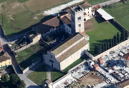 Camaiore (Lucca), abbaye de S. Pietro.
